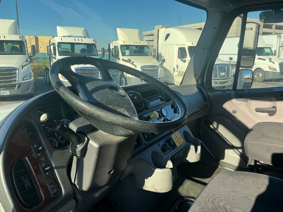 Medium Duty Box Truck-Light and Medium Duty Trucks-Freightliner-2020-M211264S-Mobile-AL-292,416\n\t\tmiles-$ 91,500 - Image 17