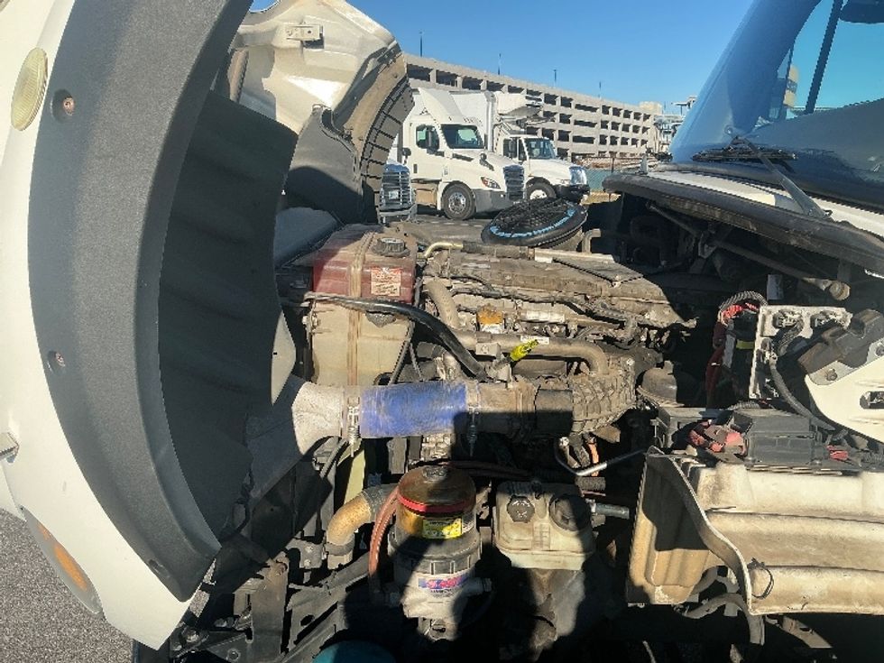 Medium Duty Box Truck-Light and Medium Duty Trucks-Freightliner-2020-M211264S-Mobile-AL-292,416\n\t\tmiles-$ 91,500 - Image 24