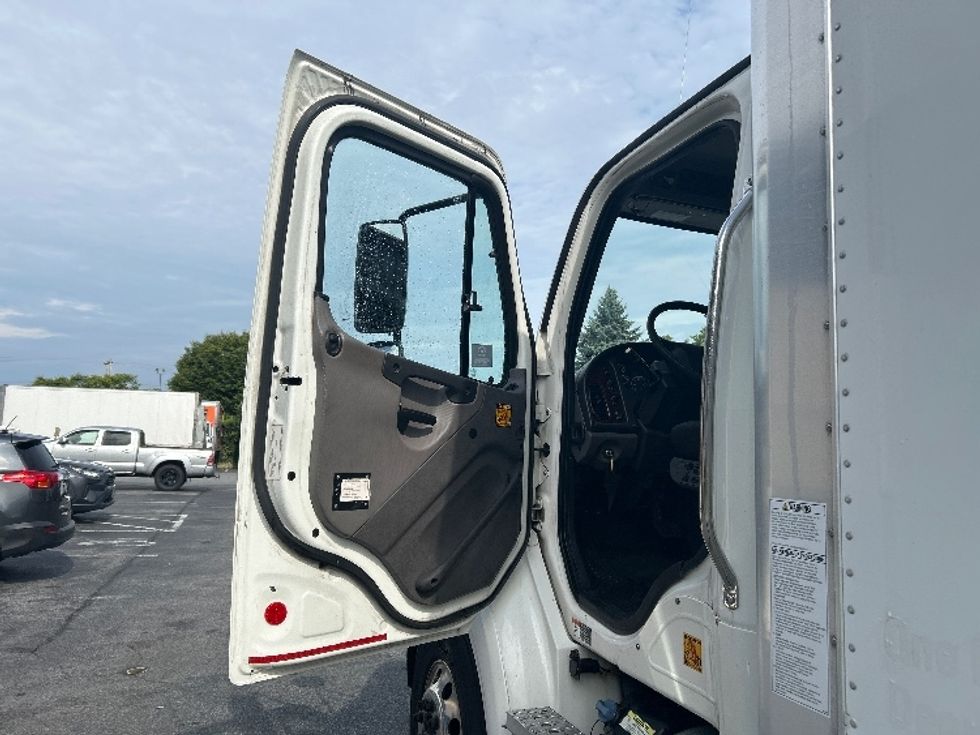 Medium Duty Box Truck-Light and Medium Duty Trucks-Freightliner-2020-M211264S-Montgomery-NY-329,778\n\t\tmiles-$ 68,500 - Image 16