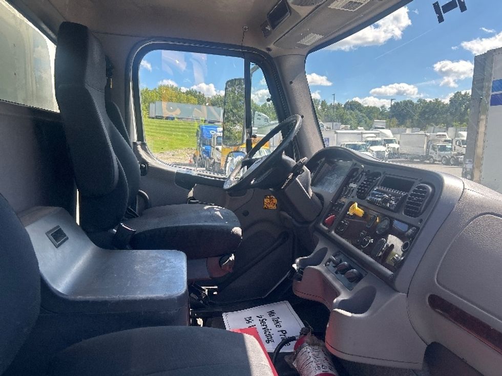 Medium Duty Box Truck-Light and Medium Duty Trucks-Freightliner-2020-M211264S-Montgomery-NY-329,778\n\t\tmiles-$ 68,500 - Image 22