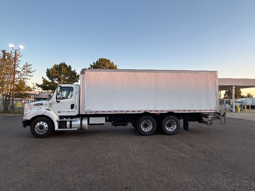 Medium Duty Box Truck-Light and Medium Duty Trucks-Freightliner-2020-M211264S-Olive Branch-MS-322,394\n\t\tmiles-$ 80,500 - Image 4