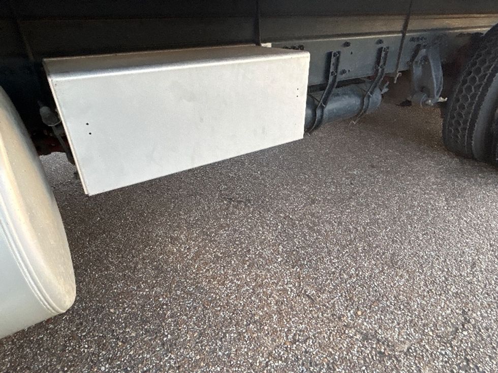 Medium Duty Box Truck-Light and Medium Duty Trucks-Freightliner-2020-M211264S-Olive Branch-MS-322,394\n\t\tmiles-$ 80,500 - Image 5