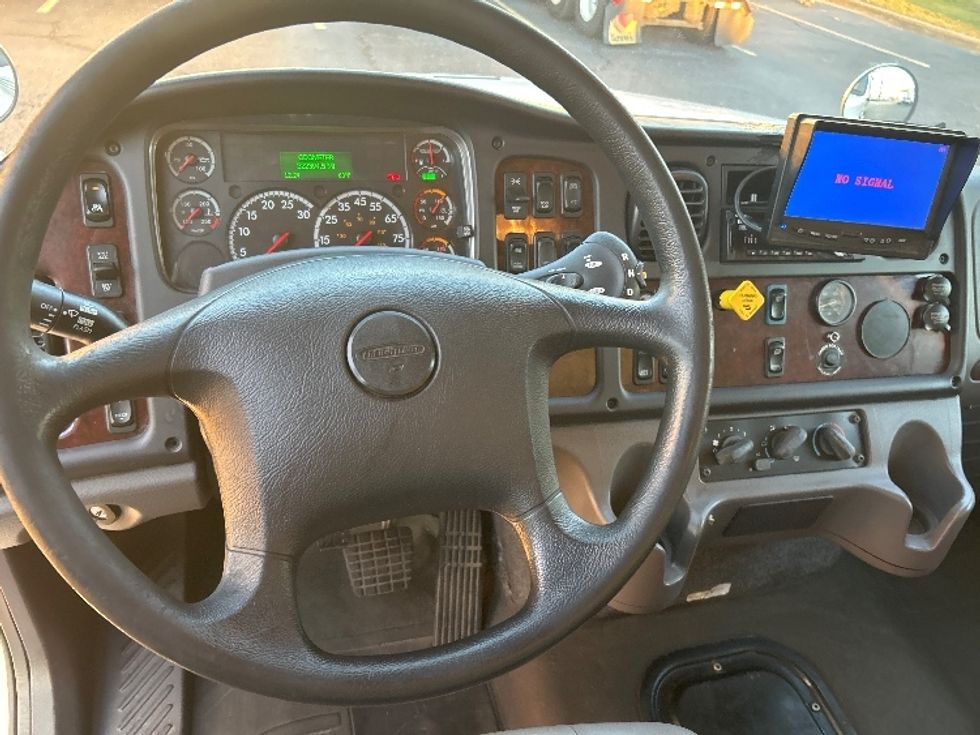 Medium Duty Box Truck-Light and Medium Duty Trucks-Freightliner-2020-M211264S-Olive Branch-MS-322,394\n\t\tmiles-$ 80,500 - Image 18