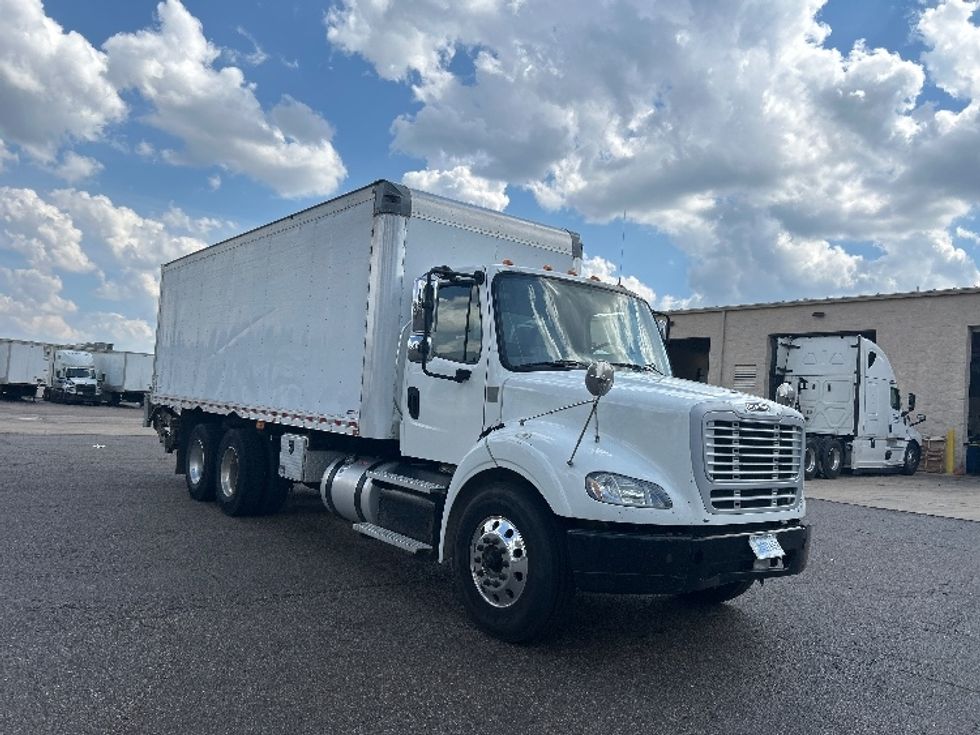 Medium Duty Box Truck-Light and Medium Duty Trucks-Freightliner-2020-M211264S-Olive Branch-MS-331,118\n\t\tmiles-$ 80,250 - Image 1