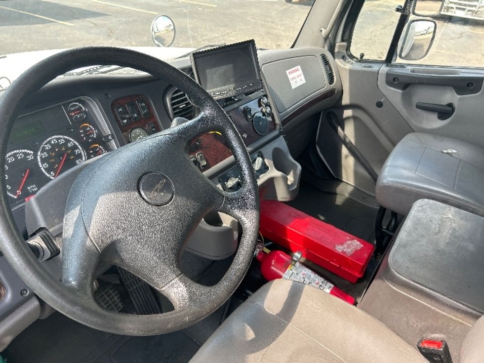 Medium Duty Box Truck-Light and Medium Duty Trucks-Freightliner-2020-M211264S-Olive Branch-MS-331,118\n\t\tmiles-$ 80,250 - Image 16