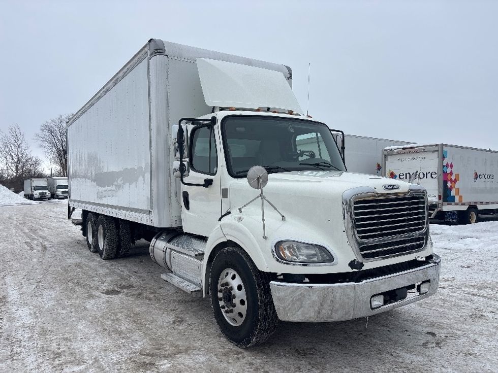 Medium Duty Box Truck-Light and Medium Duty Trucks-Freightliner-2020-M211264S-Ottawa-ON-390,662\n\t\tkm-$ 120,250 - Image 1