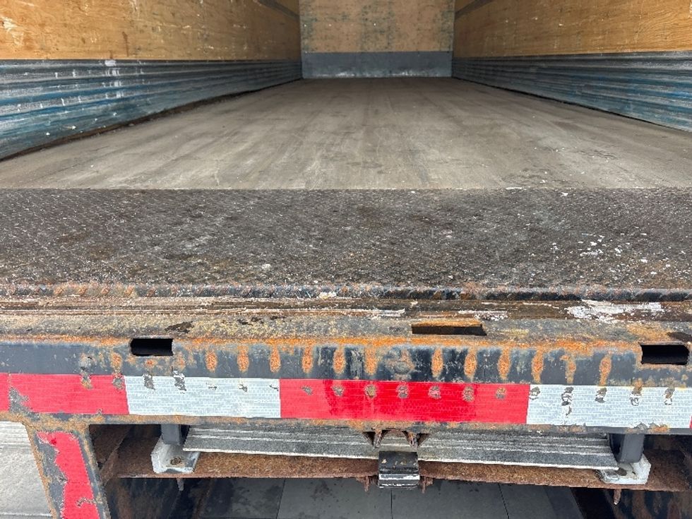 Medium Duty Box Truck-Light and Medium Duty Trucks-Freightliner-2020-M211264S-Ottawa-ON-390,662\n\t\tkm-$ 120,250 - Image 10