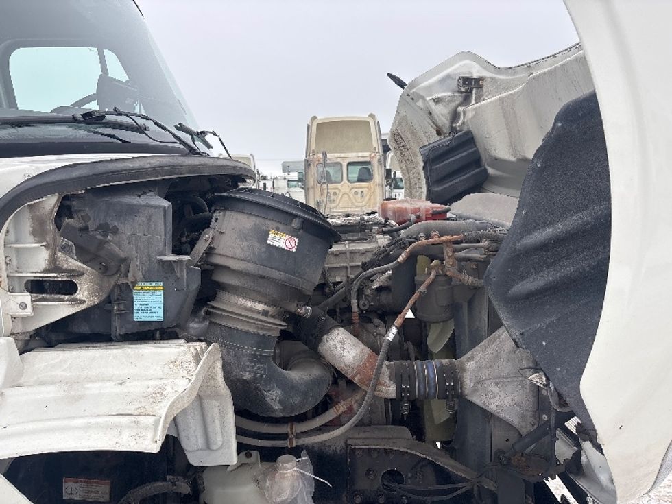 Medium Duty Box Truck-Light and Medium Duty Trucks-Freightliner-2020-M211264S-Ottawa-ON-390,662\n\t\tkm-$ 120,250 - Image 23