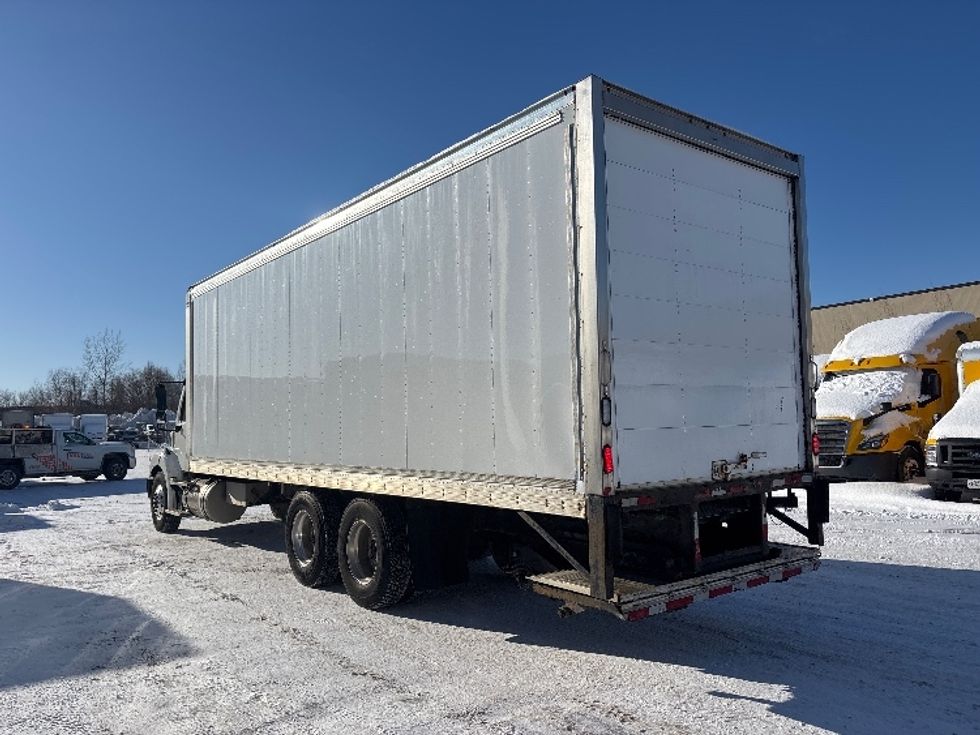 Medium Duty Box Truck-Light and Medium Duty Trucks-Freightliner-2020-M211264S-Ottawa-ON-430,101\n\t\tkm-$ 119,000 - Image 6