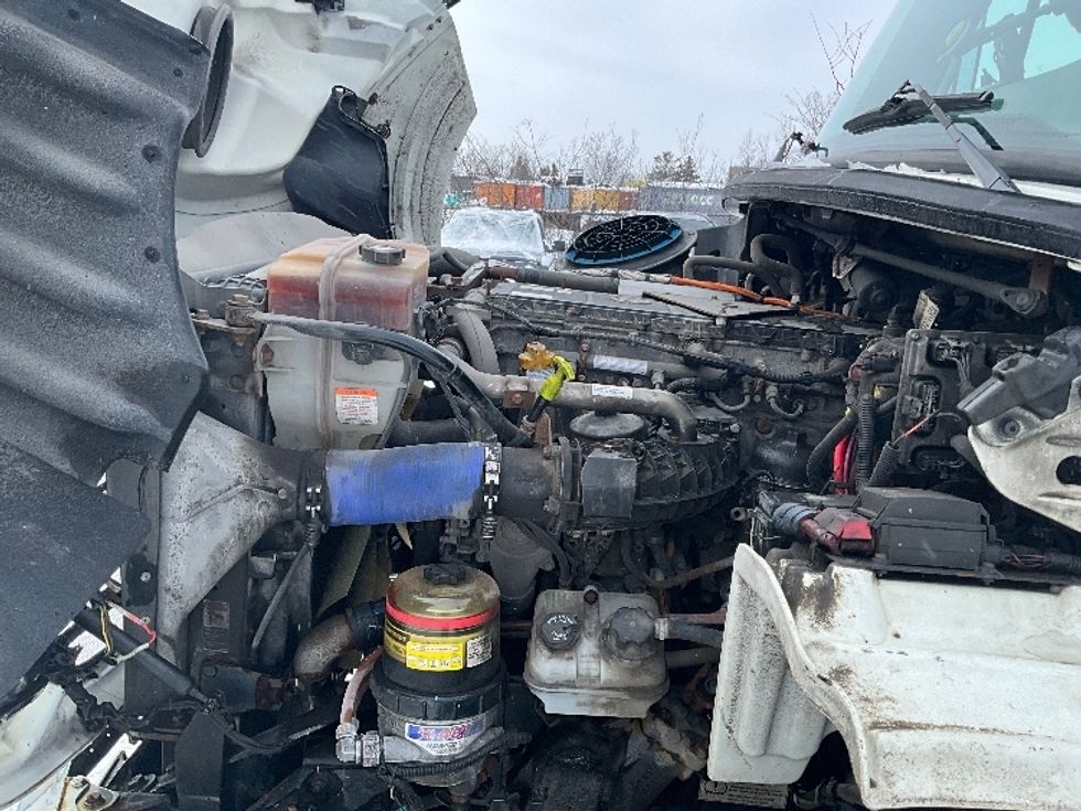 Medium Duty Box Truck-Light and Medium Duty Trucks-Freightliner-2020-M211264S-Ottawa-ON-440,775\n\t\tkm-$ 118,500 - Image 23