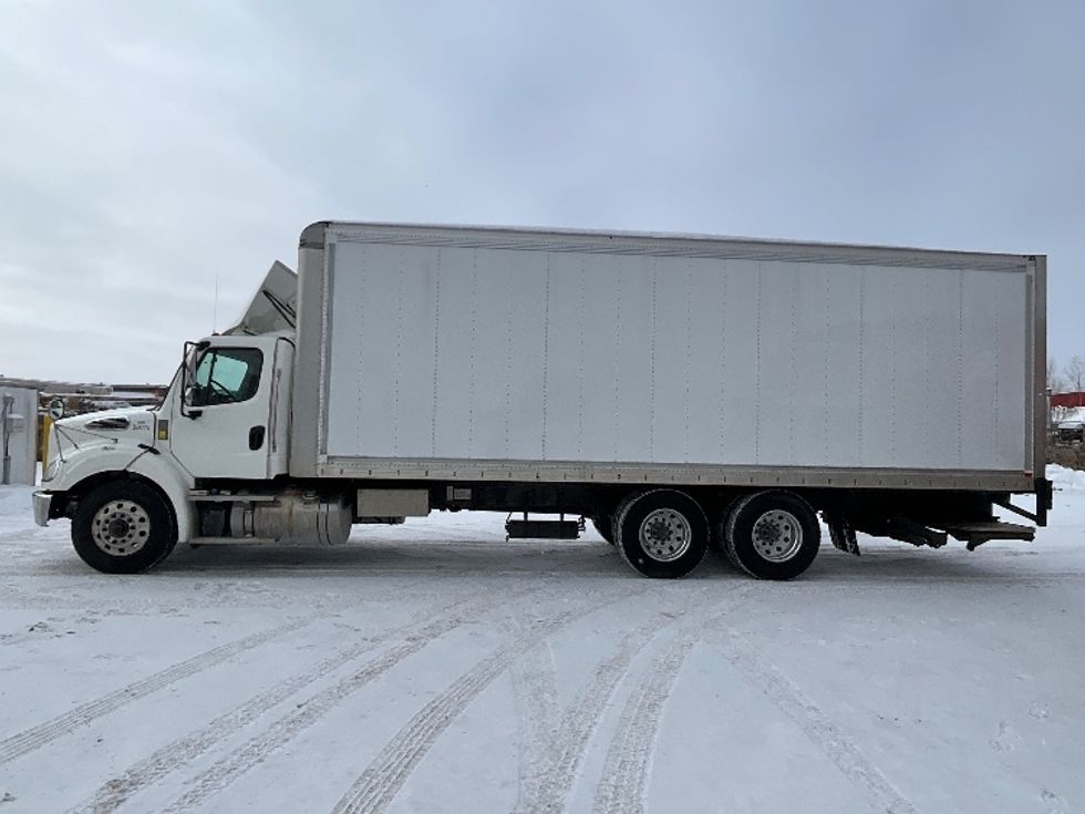 Medium Duty Box Truck-Light and Medium Duty Trucks-Freightliner-2020-M211264S-Ottawa-ON-440,775\n\t\tkm-$ 118,500 - Image 4