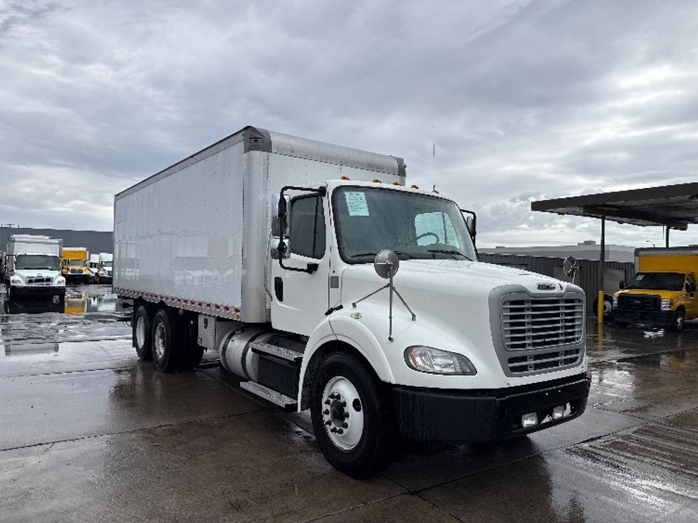 Medium Duty Box Truck-Light and Medium Duty Trucks-Freightliner-2020-M211264S-Phoenix-AZ-323,542\n\t\tmiles-$ 79,500 - Image 1