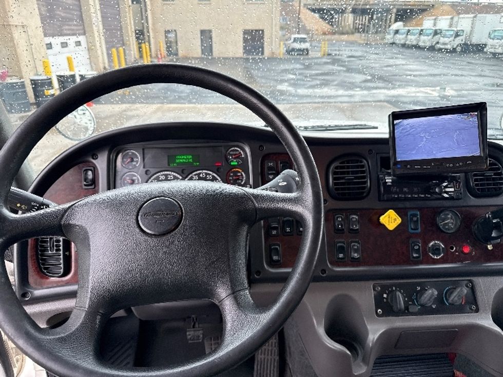 Medium Duty Box Truck-Light and Medium Duty Trucks-Freightliner-2020-M211264S-Phoenix-AZ-323,542\n\t\tmiles-$ 79,500 - Image 17