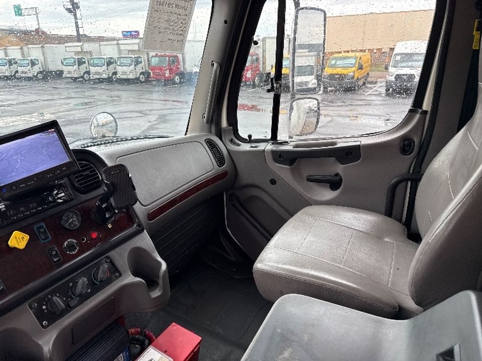 Medium Duty Box Truck-Light and Medium Duty Trucks-Freightliner-2020-M211264S-Phoenix-AZ-323,542\n\t\tmiles-$ 79,500 - Image 18