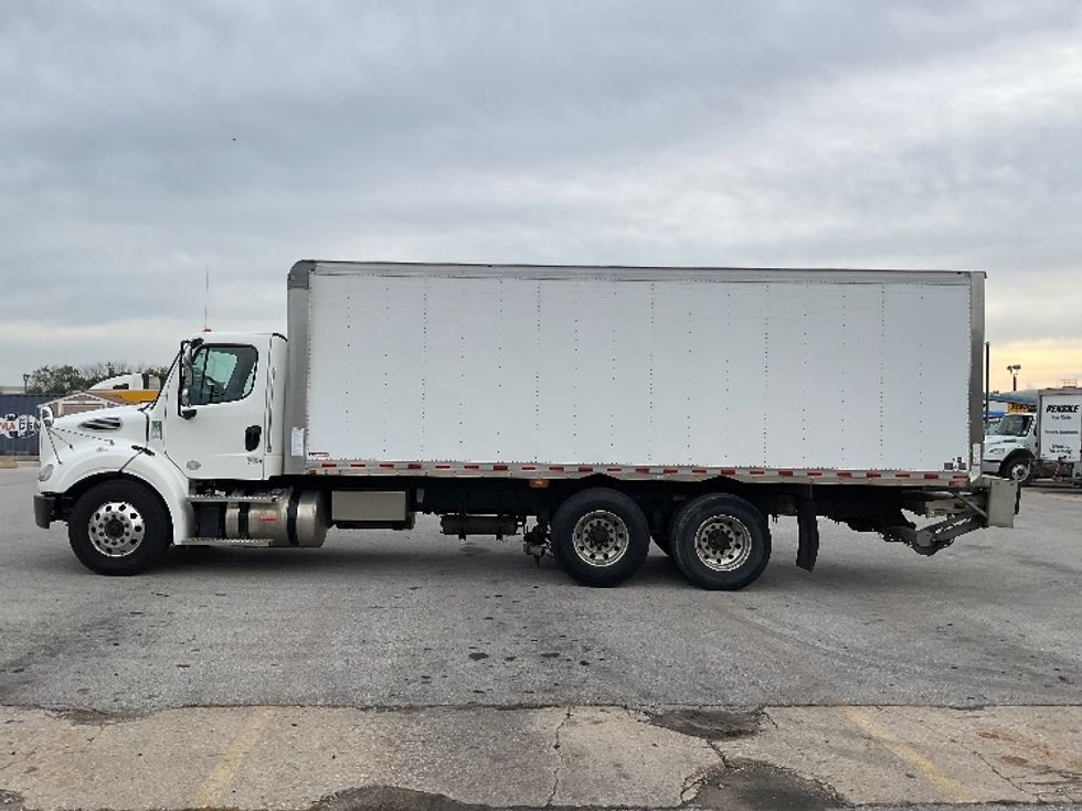 Medium Duty Box Truck-Light and Medium Duty Trucks-Freightliner-2020-M211264S-Poplar Bluff-MO-295,825\n\t\tmiles-$ 84,500 - Image 4