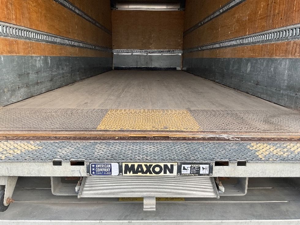Medium Duty Box Truck-Light and Medium Duty Trucks-Freightliner-2020-M211264S-Poplar Bluff-MO-295,825\n\t\tmiles-$ 84,500 - Image 10