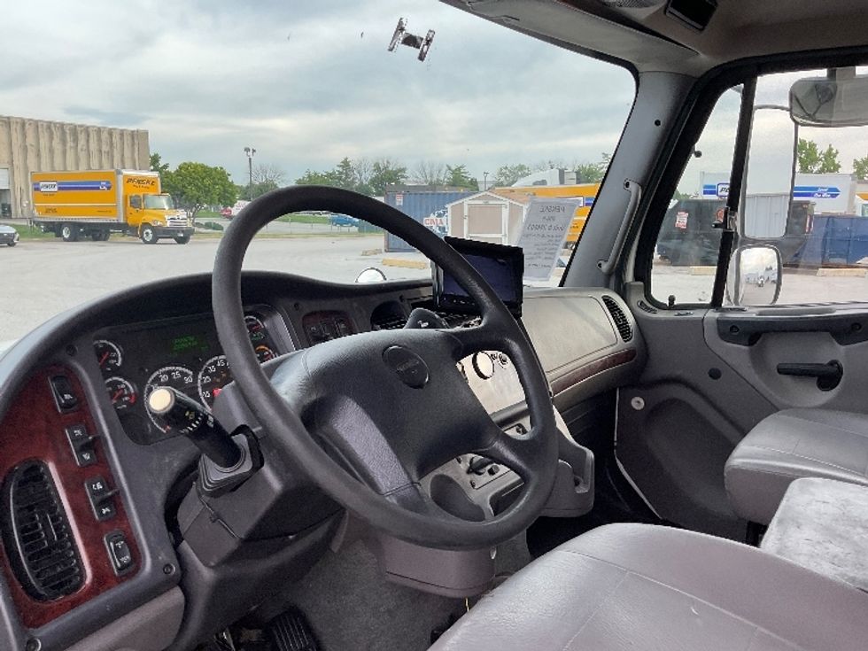 Medium Duty Box Truck-Light and Medium Duty Trucks-Freightliner-2020-M211264S-Poplar Bluff-MO-295,825\n\t\tmiles-$ 84,500 - Image 17