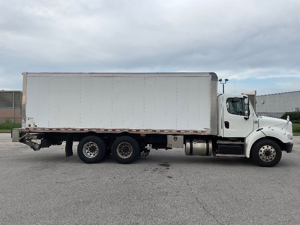 Medium Duty Box Truck-Light and Medium Duty Trucks-Freightliner-2020-M211264S-Poplar Bluff-MO-295,825\n\t\tmiles-$ 84,500 - Image 15