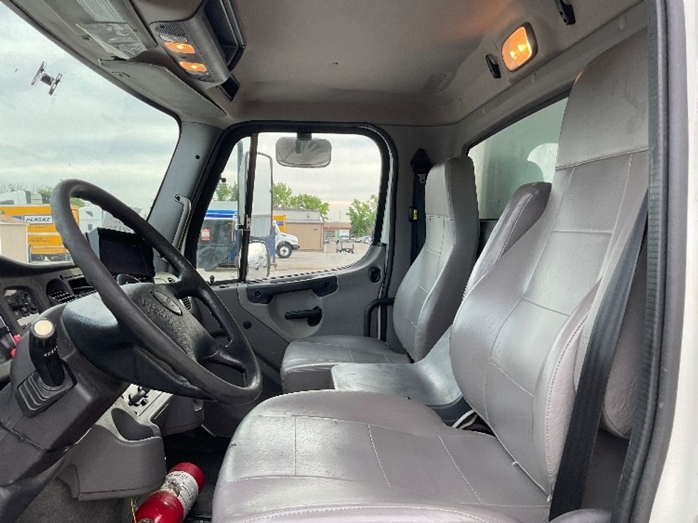 Medium Duty Box Truck-Light and Medium Duty Trucks-Freightliner-2020-M211264S-Poplar Bluff-MO-295,825\n\t\tmiles-$ 84,500 - Image 19