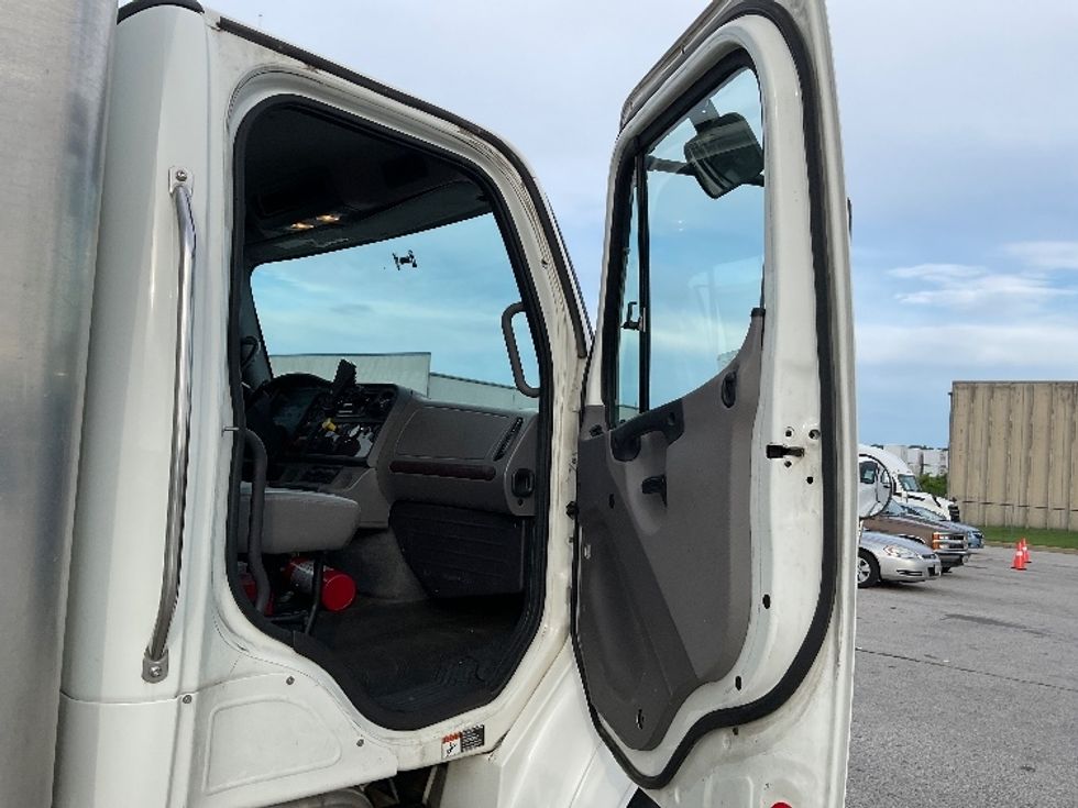Medium Duty Box Truck-Light and Medium Duty Trucks-Freightliner-2020-M211264S-Poplar Bluff-MO-295,825\n\t\tmiles-$ 84,500 - Image 20