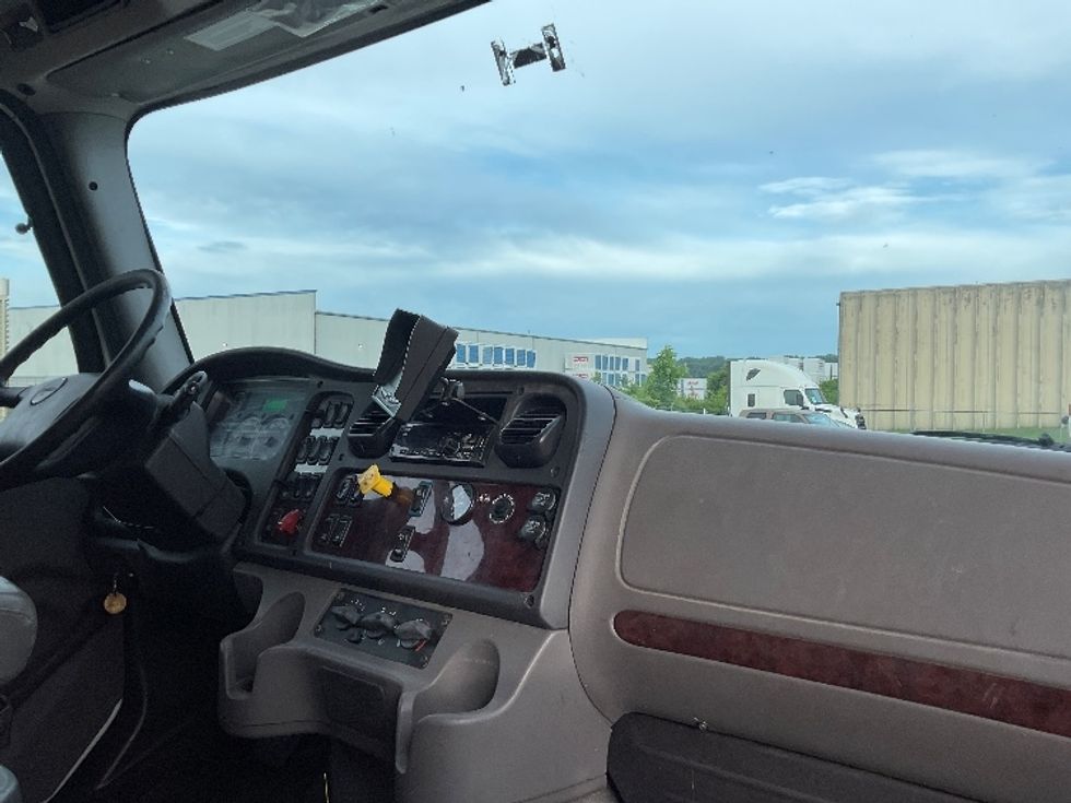Medium Duty Box Truck-Light and Medium Duty Trucks-Freightliner-2020-M211264S-Poplar Bluff-MO-295,825\n\t\tmiles-$ 84,500 - Image 22