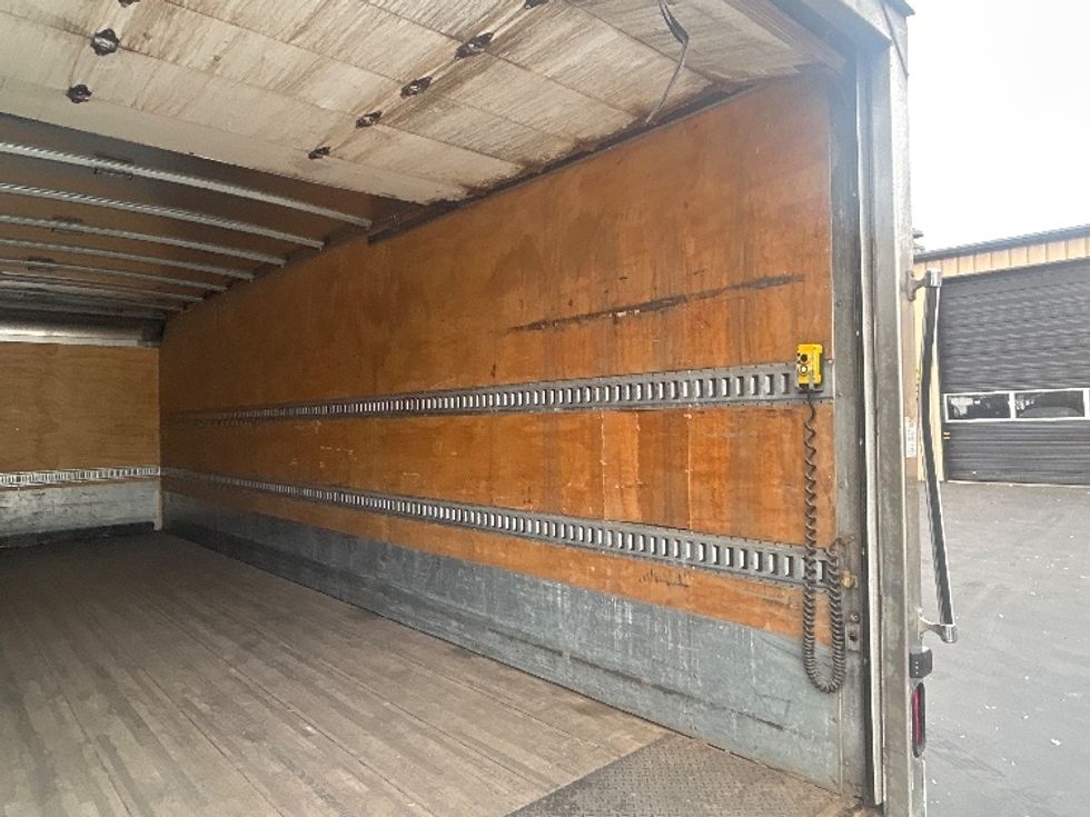 Medium Duty Box Truck-Light and Medium Duty Trucks-Freightliner-2020-M211264S-Portland-OR-276,240\n\t\tmiles-$ 81,750 - Image 12