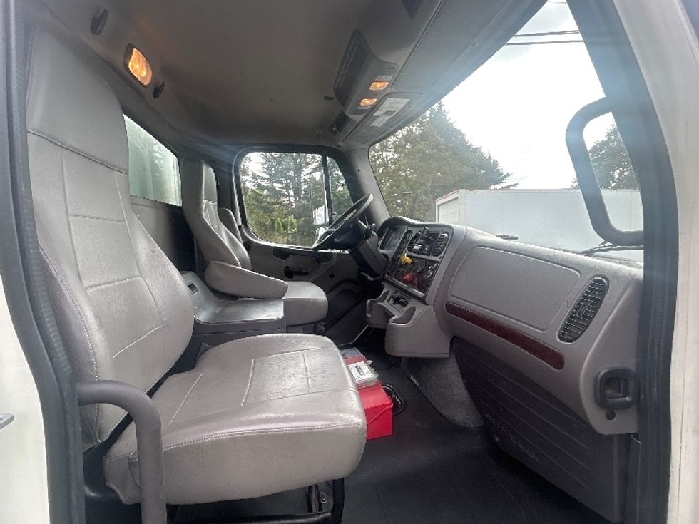 Medium Duty Box Truck-Light and Medium Duty Trucks-Freightliner-2020-M211264S-Portland-OR-276,240\n\t\tmiles-$ 81,750 - Image 22