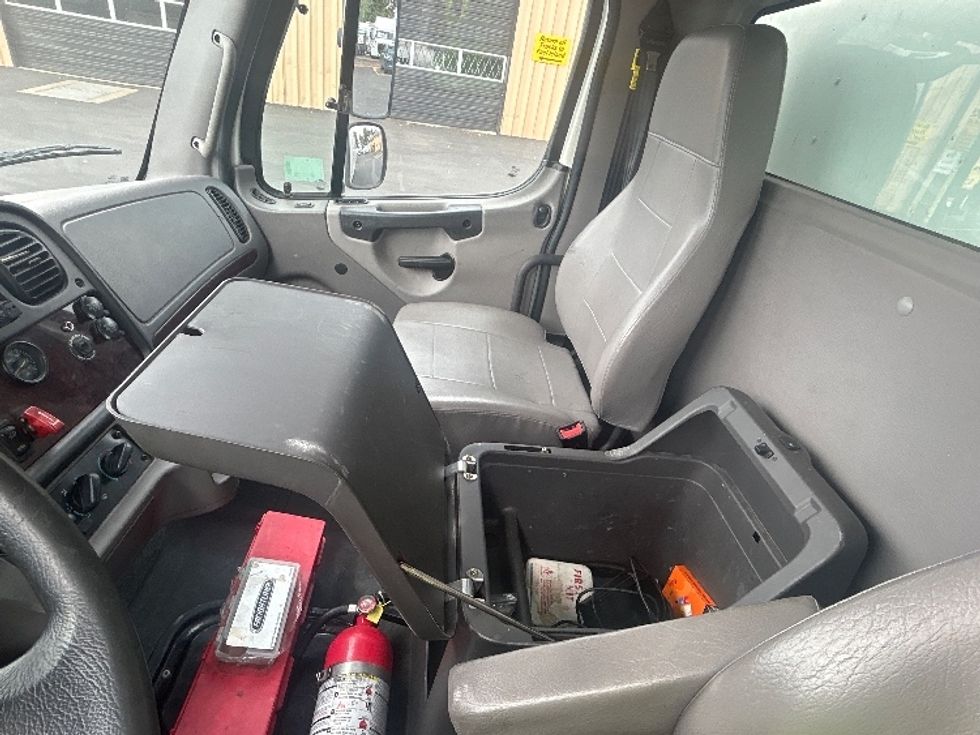 Medium Duty Box Truck-Light and Medium Duty Trucks-Freightliner-2020-M211264S-Portland-OR-276,240\n\t\tmiles-$ 81,750 - Image 25