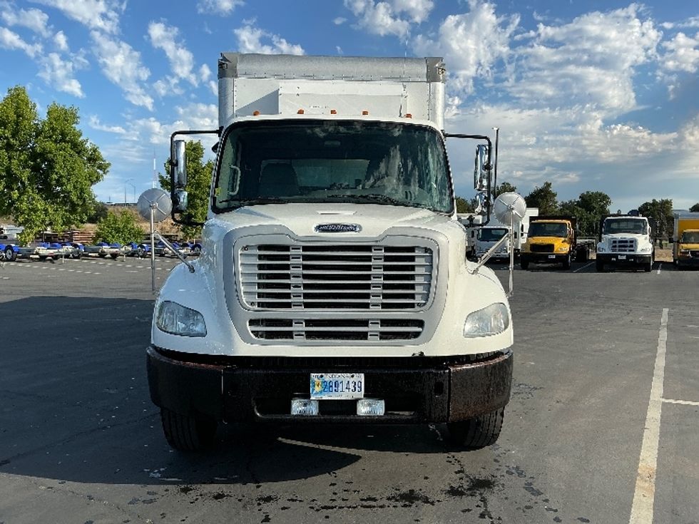 Medium Duty Box Truck-Light and Medium Duty Trucks-Freightliner-2020-M211264S-Sacramento-CA-325,527\n\t\tmiles-$ 84,500 - Image 2