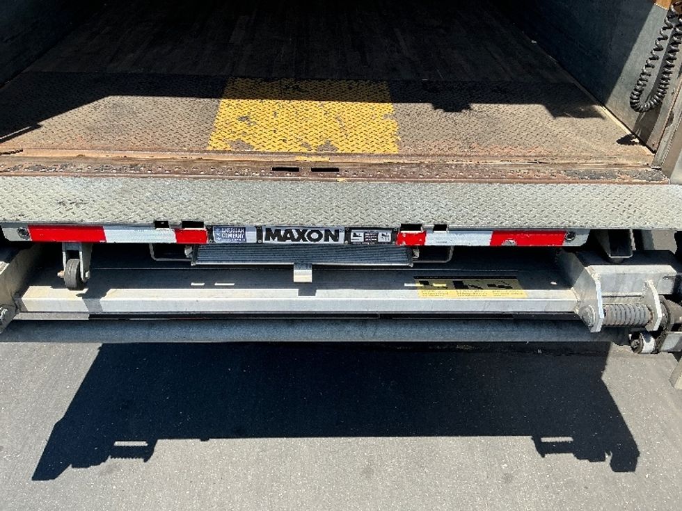 Medium Duty Box Truck-Light and Medium Duty Trucks-Freightliner-2020-M211264S-Sacramento-CA-325,527\n\t\tmiles-$ 84,500 - Image 10