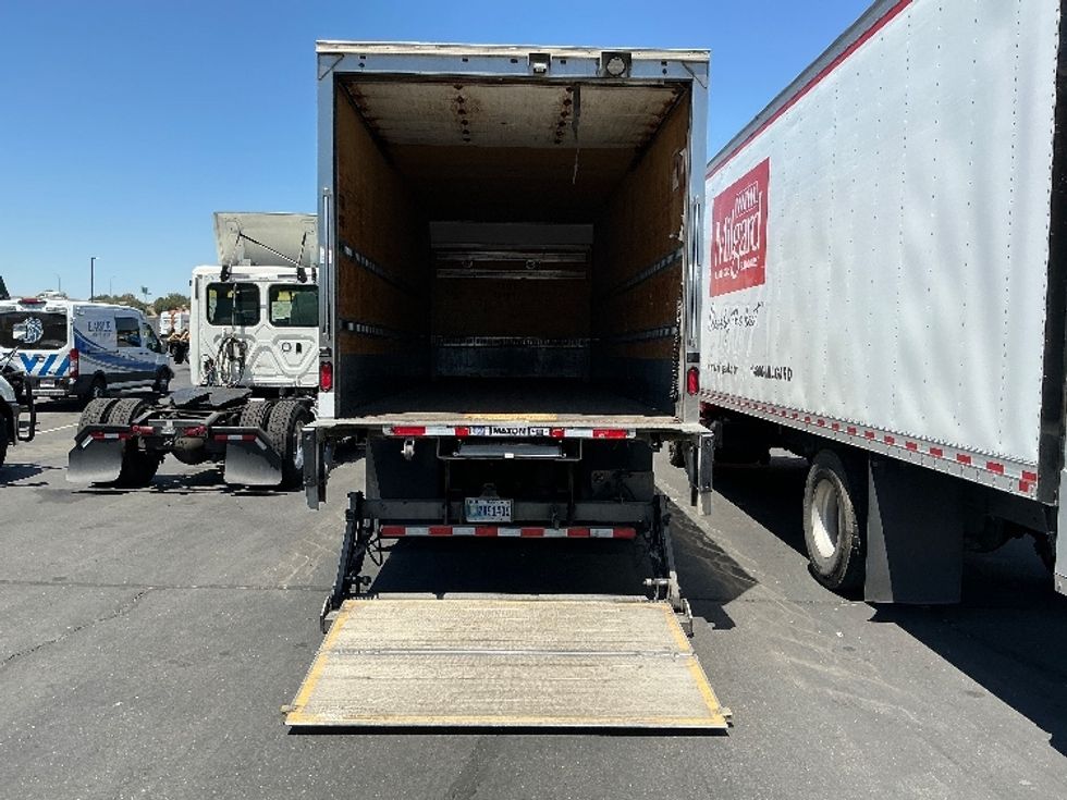 Medium Duty Box Truck-Light and Medium Duty Trucks-Freightliner-2020-M211264S-Sacramento-CA-325,527\n\t\tmiles-$ 84,500 - Image 9