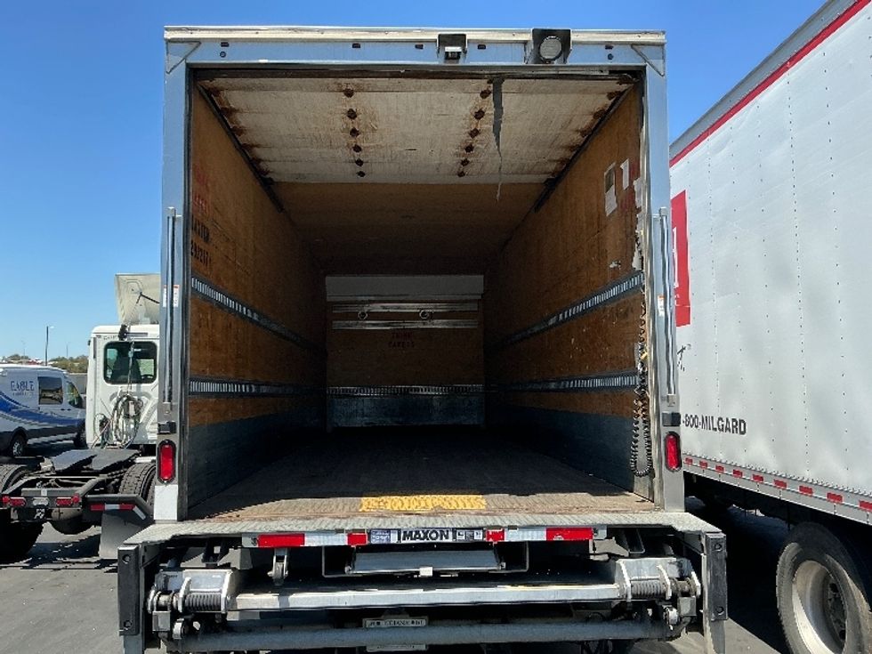 Medium Duty Box Truck-Light and Medium Duty Trucks-Freightliner-2020-M211264S-Sacramento-CA-325,527\n\t\tmiles-$ 84,500 - Image 8