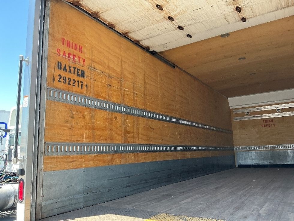 Medium Duty Box Truck-Light and Medium Duty Trucks-Freightliner-2020-M211264S-Sacramento-CA-325,527\n\t\tmiles-$ 84,500 - Image 11