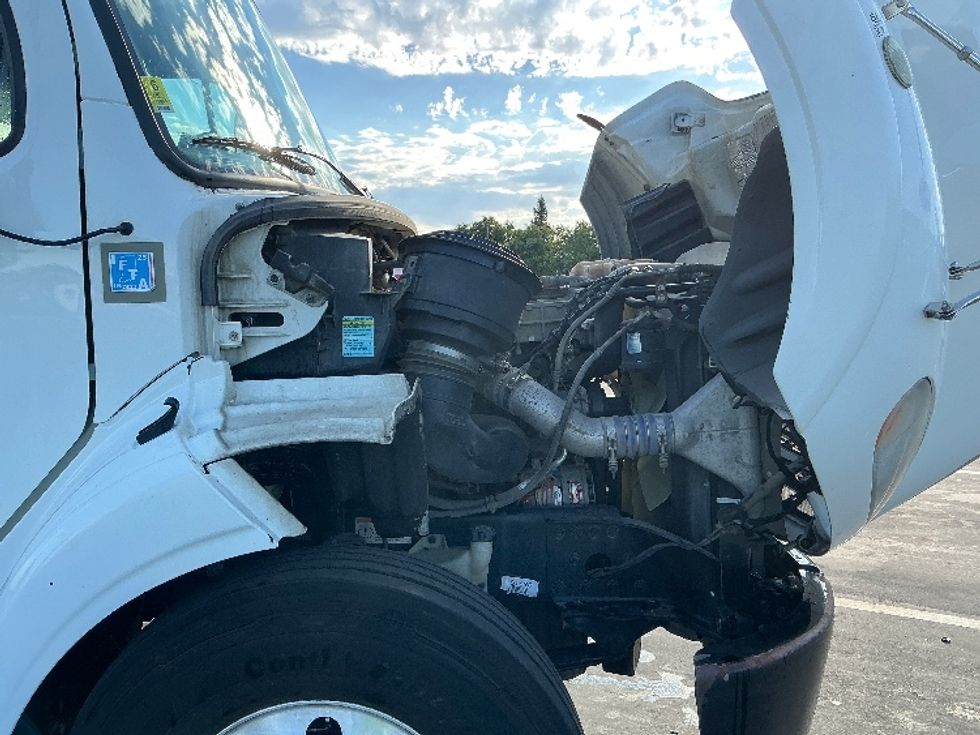 Medium Duty Box Truck-Light and Medium Duty Trucks-Freightliner-2020-M211264S-Sacramento-CA-325,527\n\t\tmiles-$ 84,500 - Image 23
