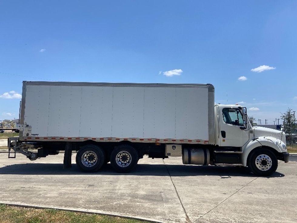 Medium Duty Box Truck-Light and Medium Duty Trucks-Freightliner-2020-M211264S-San Antonio-TX-273,993\n\t\tmiles-$ 82,000 - Image 15