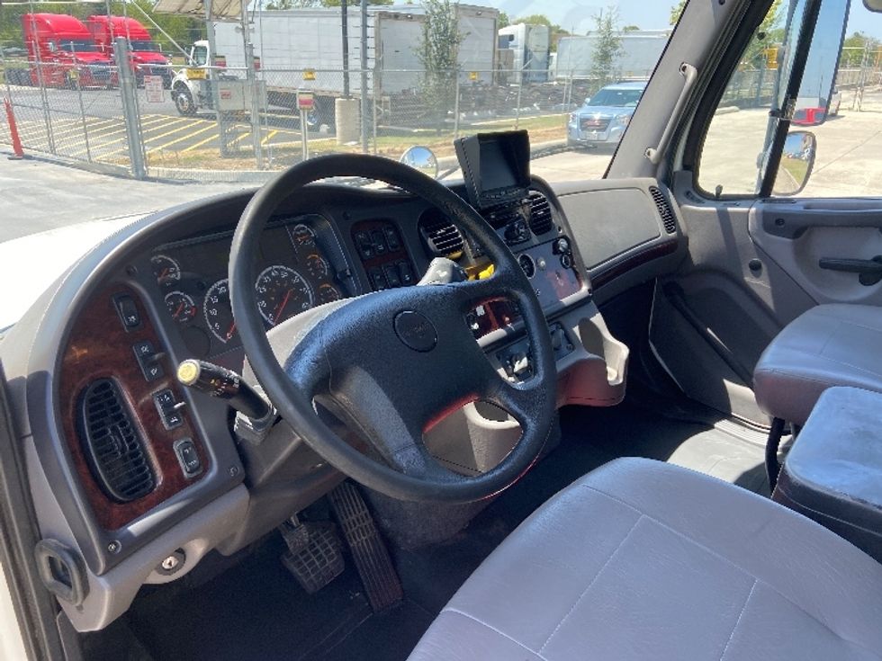 Medium Duty Box Truck-Light and Medium Duty Trucks-Freightliner-2020-M211264S-San Antonio-TX-273,993\n\t\tmiles-$ 82,000 - Image 17