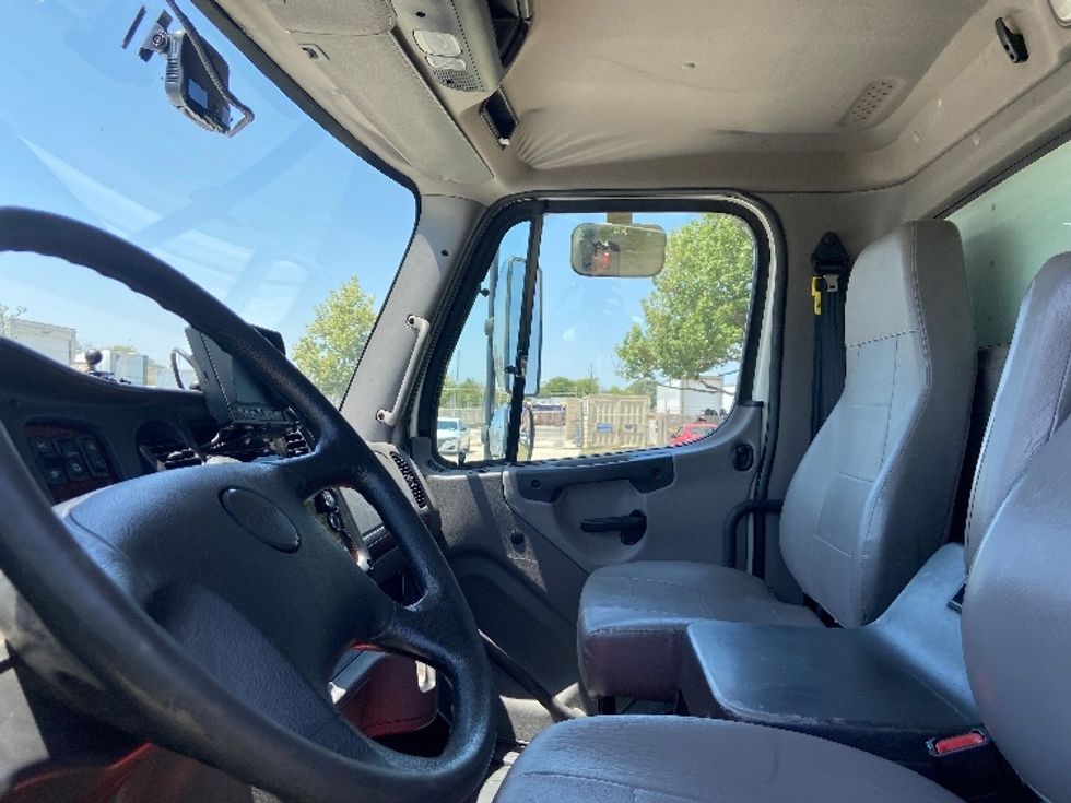 Medium Duty Box Truck-Light and Medium Duty Trucks-Freightliner-2020-M211264S-San Antonio-TX-273,993\n\t\tmiles-$ 82,000 - Image 19