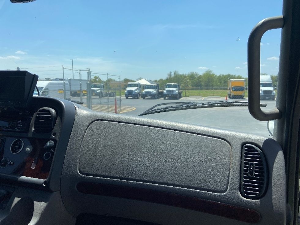 Medium Duty Box Truck-Light and Medium Duty Trucks-Freightliner-2020-M211264S-San Antonio-TX-273,993\n\t\tmiles-$ 82,000 - Image 21