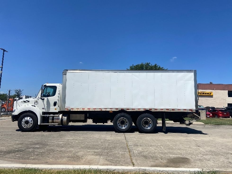 Medium Duty Box Truck-Light and Medium Duty Trucks-Freightliner-2020-M211264S-San Antonio-TX-292,653\n\t\tmiles-$ 86,000 - Image 4