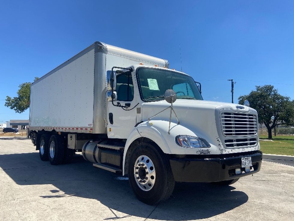 Medium Duty Box Truck-Light and Medium Duty Trucks-Freightliner-2020-M211264S-San Antonio-TX-292,653\n\t\tmiles-$ 86,000 - Image 1
