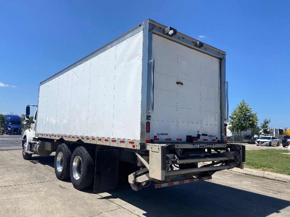 Medium Duty Box Truck-Light and Medium Duty Trucks-Freightliner-2020-M211264S-San Antonio-TX-292,653\n\t\tmiles-$ 86,000 - Image 6