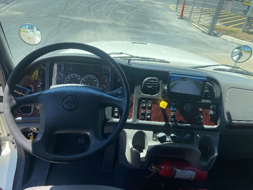 Medium Duty Box Truck-Light and Medium Duty Trucks-Freightliner-2020-M211264S-San Antonio-TX-292,653\n\t\tmiles-$ 86,000 - Image 18