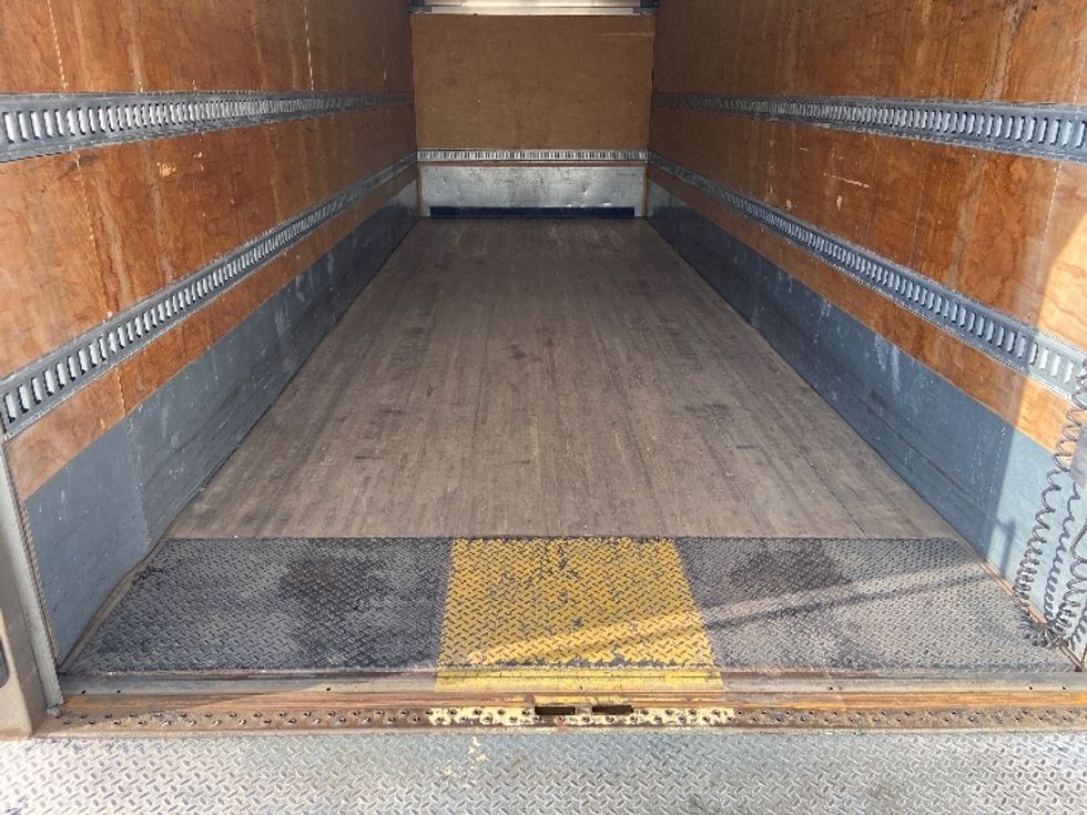 Medium Duty Box Truck-Light and Medium Duty Trucks-Freightliner-2020-M211264S-San Antonio-TX-334,645\n\t\tmiles-$ 79,250 - Image 10