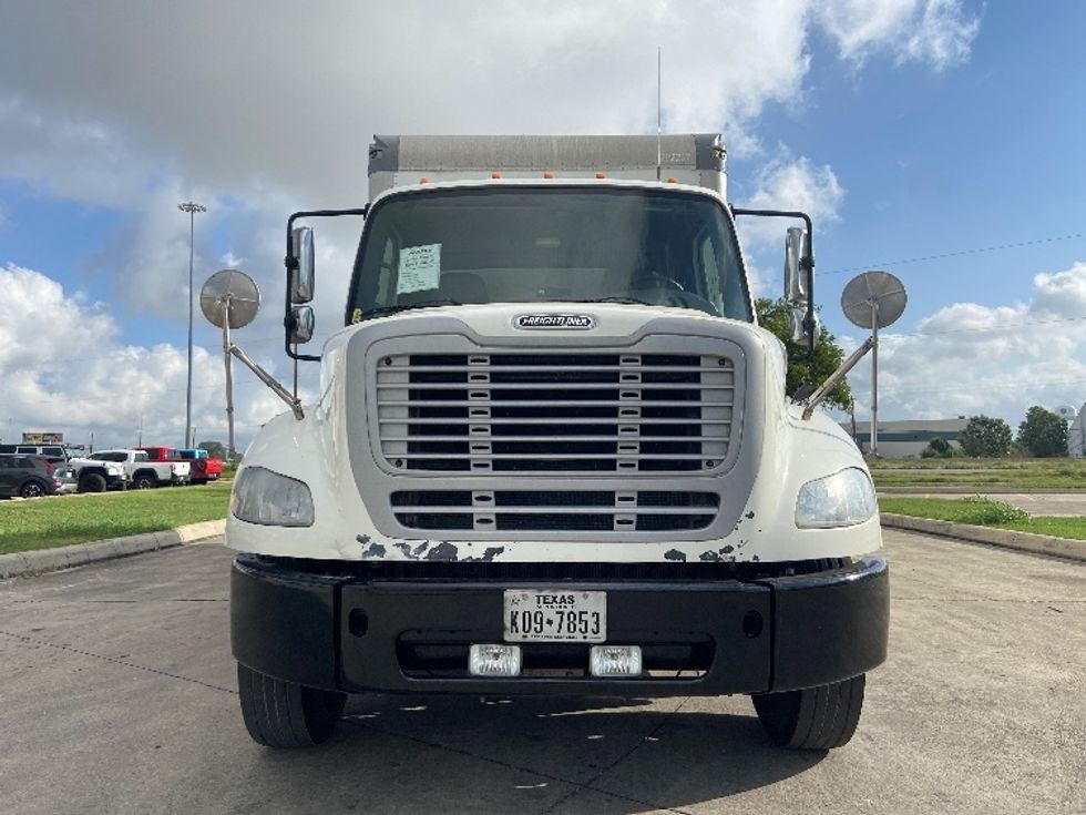Medium Duty Box Truck-Light and Medium Duty Trucks-Freightliner-2020-M211264S-San Antonio-TX-334,645\n\t\tmiles-$ 79,250 - Image 2