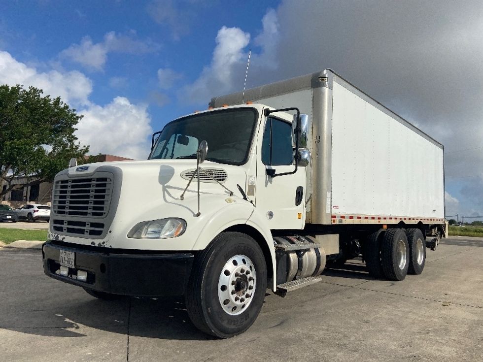 Medium Duty Box Truck-Light and Medium Duty Trucks-Freightliner-2020-M211264S-San Antonio-TX-334,645\n\t\tmiles-$ 79,250 - Image 3