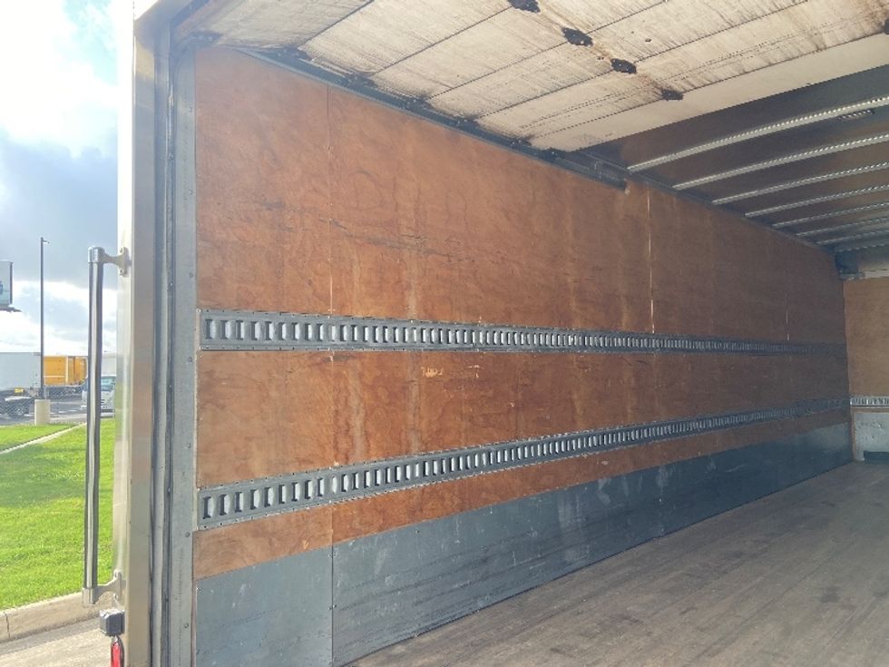 Medium Duty Box Truck-Light and Medium Duty Trucks-Freightliner-2020-M211264S-San Antonio-TX-334,645\n\t\tmiles-$ 79,250 - Image 11