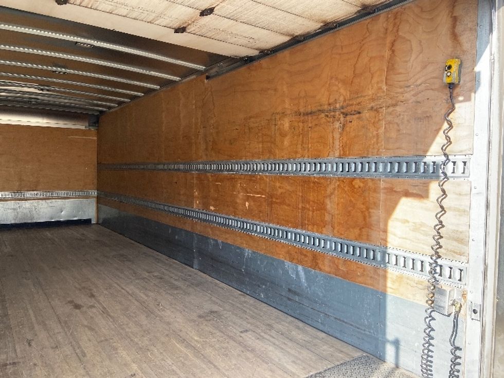 Medium Duty Box Truck-Light and Medium Duty Trucks-Freightliner-2020-M211264S-San Antonio-TX-334,645\n\t\tmiles-$ 79,250 - Image 12