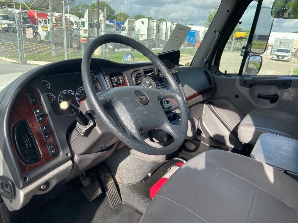 Medium Duty Box Truck-Light and Medium Duty Trucks-Freightliner-2020-M211264S-San Antonio-TX-334,645\n\t\tmiles-$ 79,250 - Image 17
