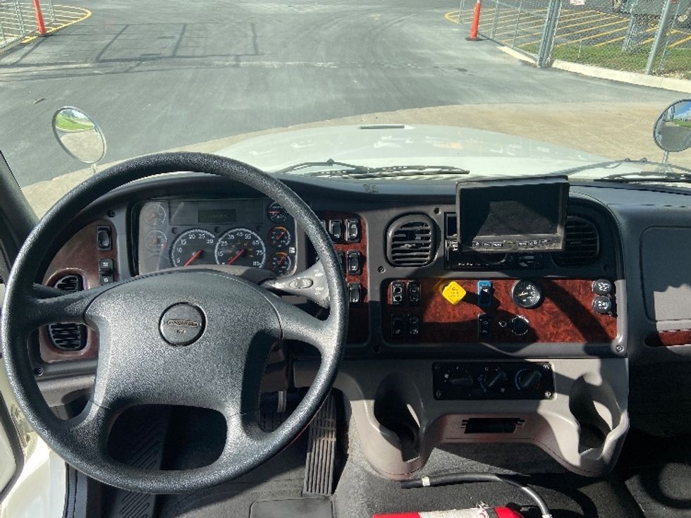 Medium Duty Box Truck-Light and Medium Duty Trucks-Freightliner-2020-M211264S-San Antonio-TX-334,645\n\t\tmiles-$ 79,250 - Image 18