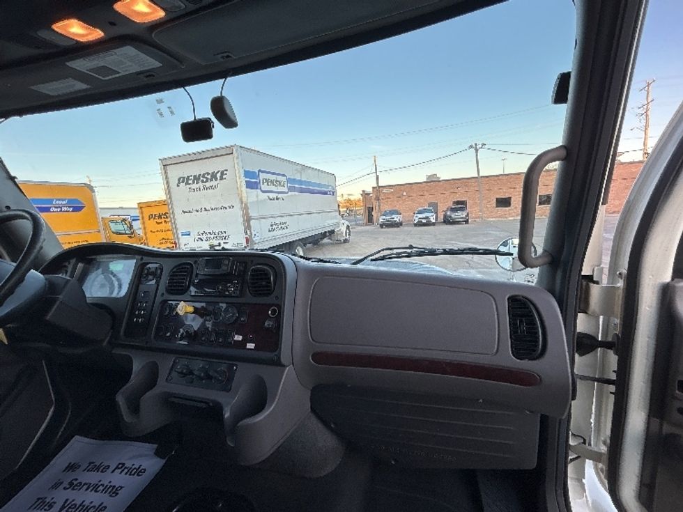 Medium Duty Box Truck-Light and Medium Duty Trucks-Freightliner-2020-M211264S-Sturtevant-WI-204,628\n\t\tmiles-$ 96,500 - Image 21
